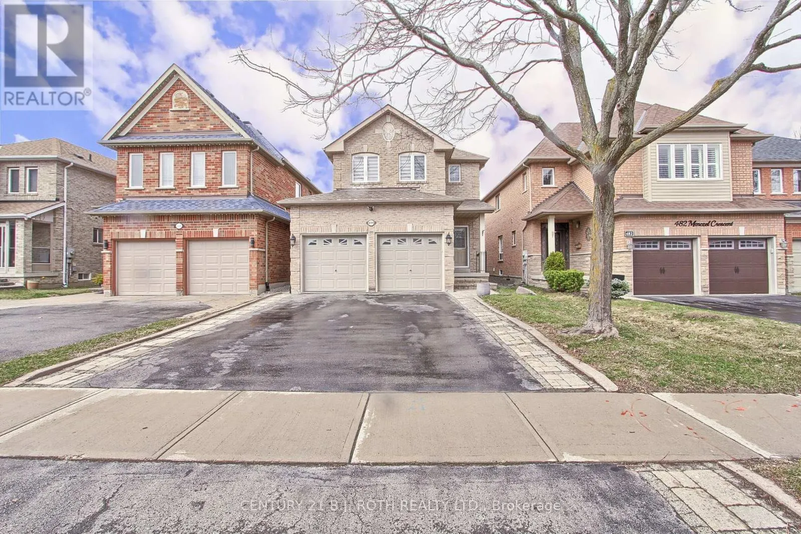 484 MENCZEL CRESCENT