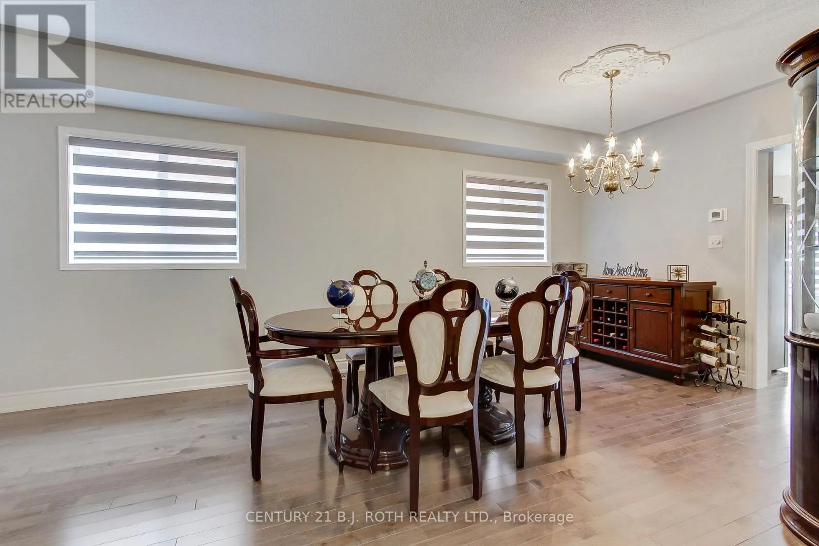 484 MENCZEL CRESCENT