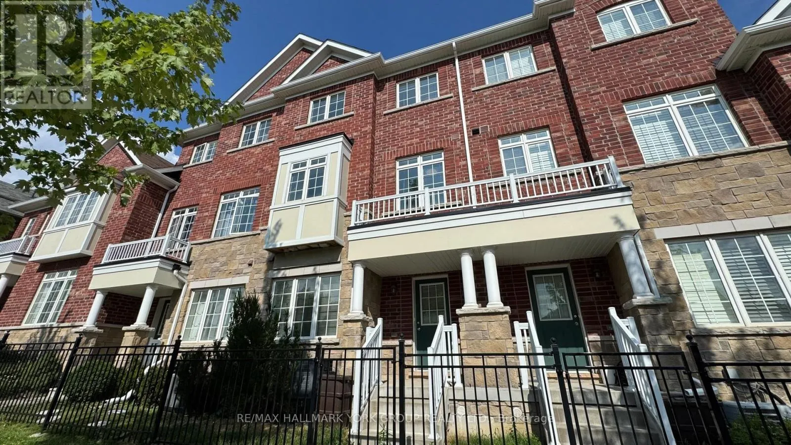 6 ROY GROVE WAY
