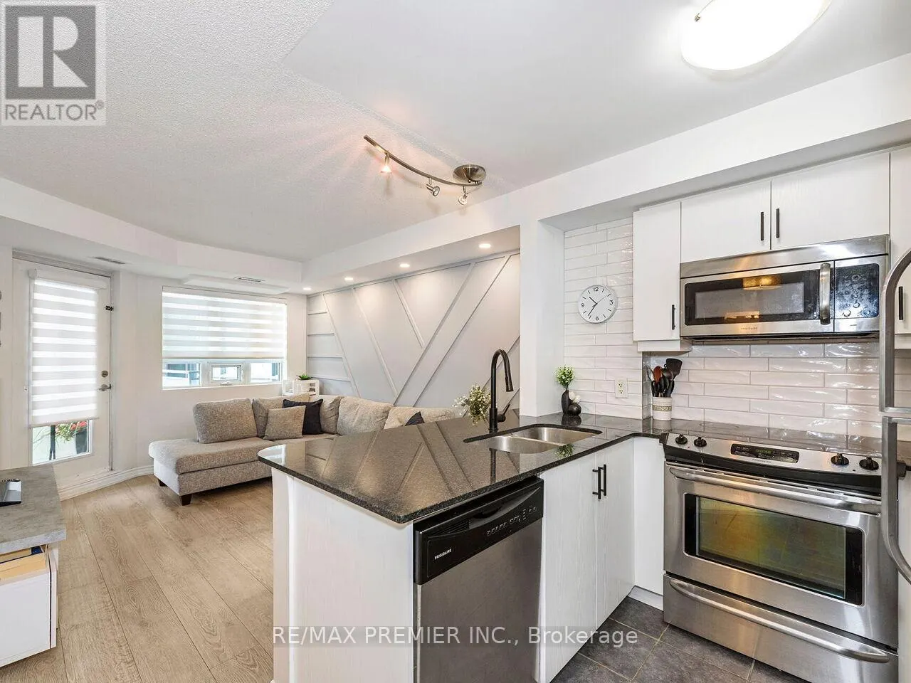 313 - 7730 KIPLING AVENUE