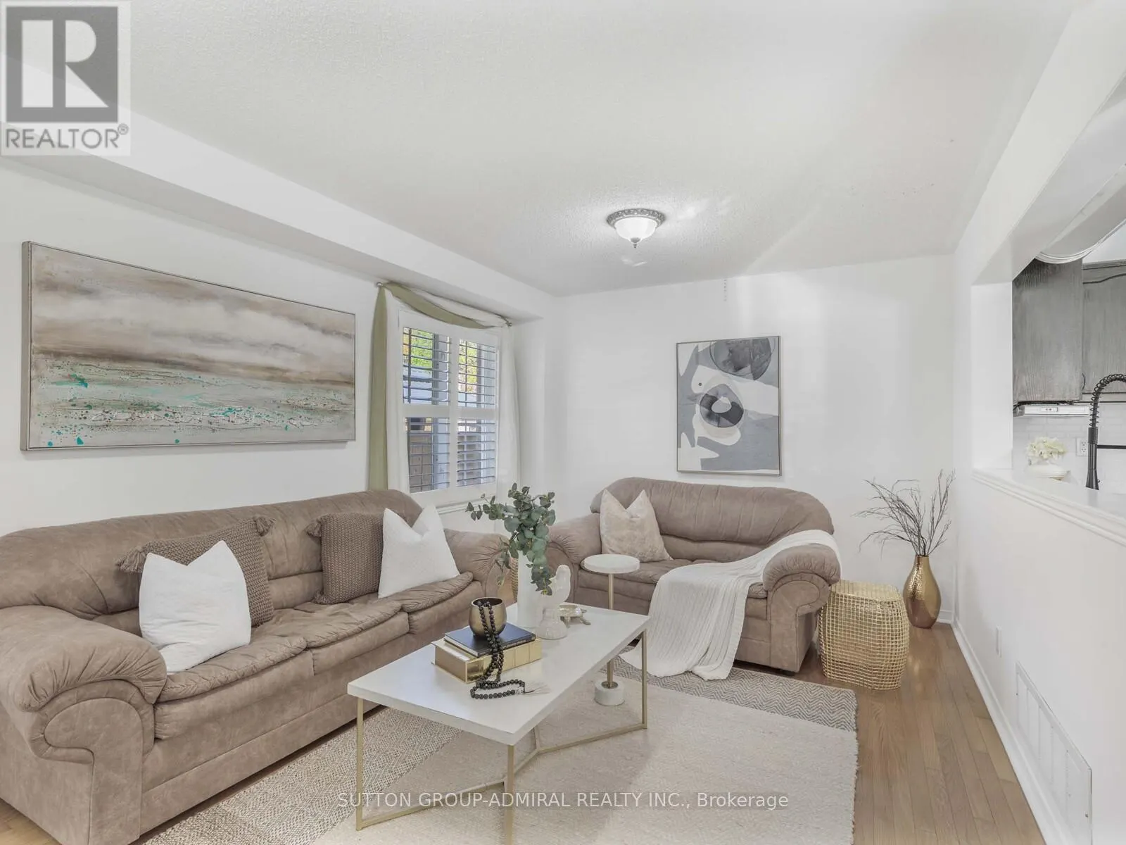 185 FOXFIELD CRESCENT