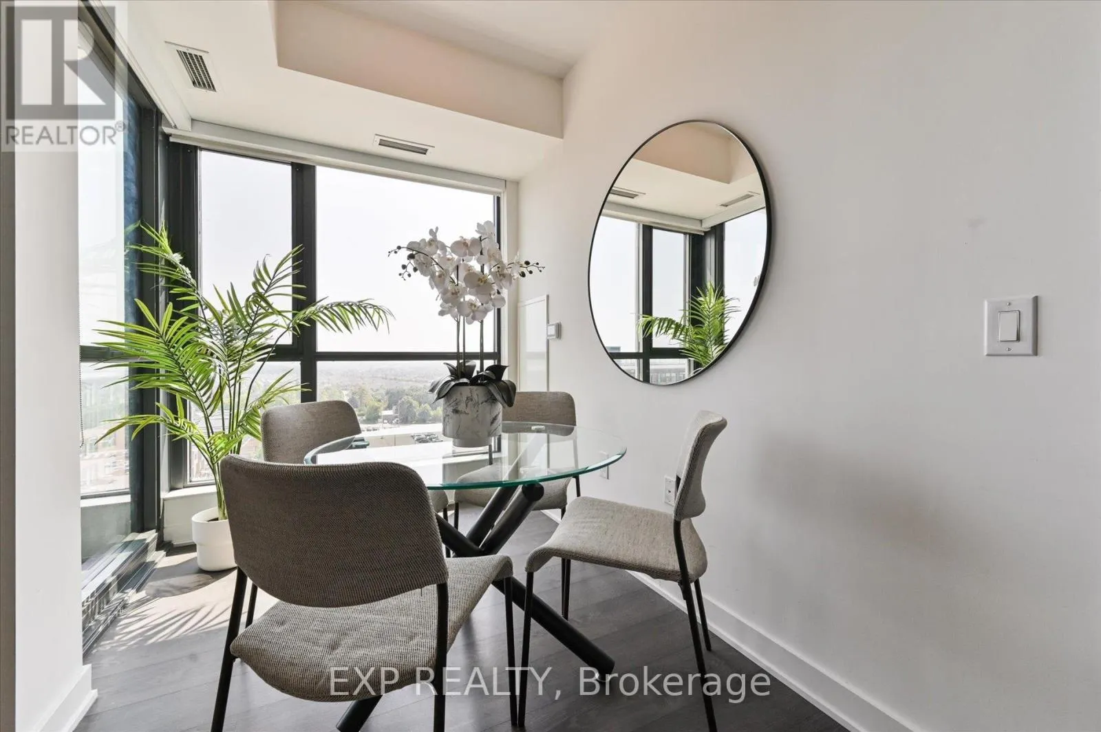 1006 - 120 EAGLE ROCK WAY