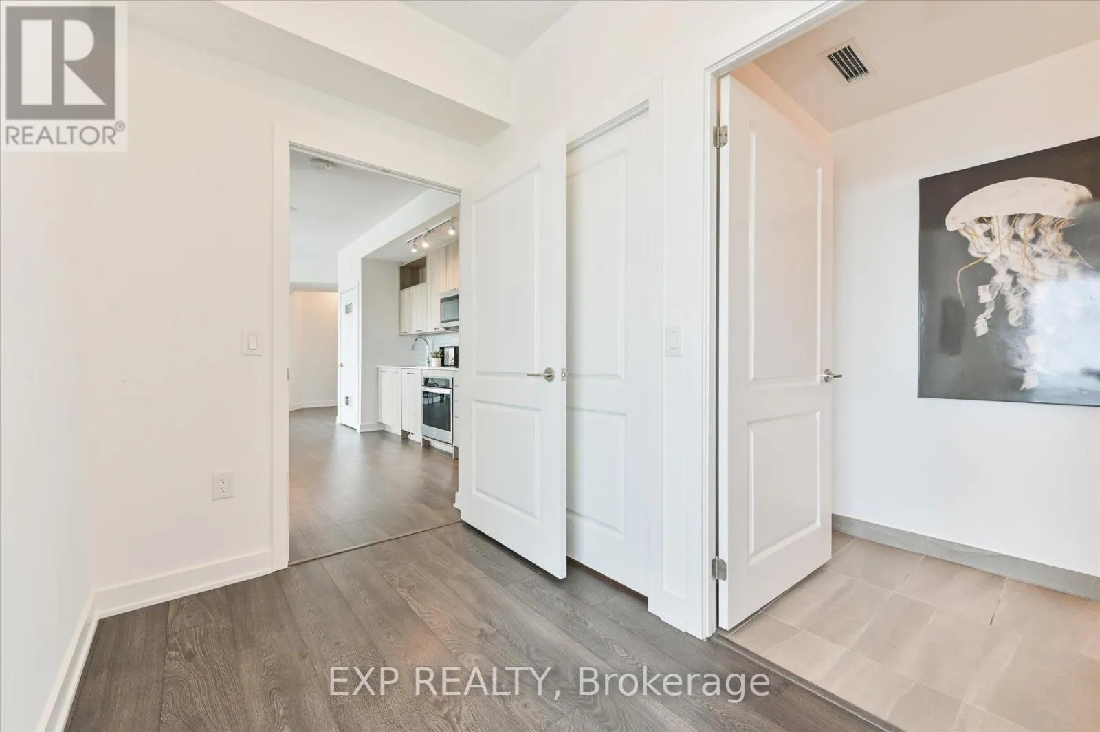1006 - 120 EAGLE ROCK WAY