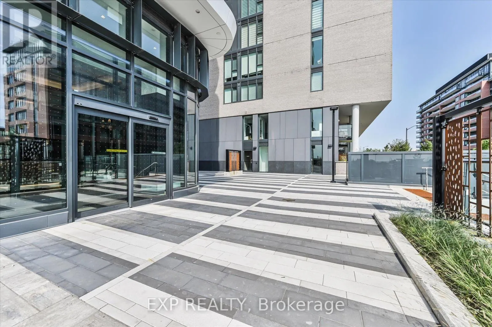 1006 - 120 EAGLE ROCK WAY