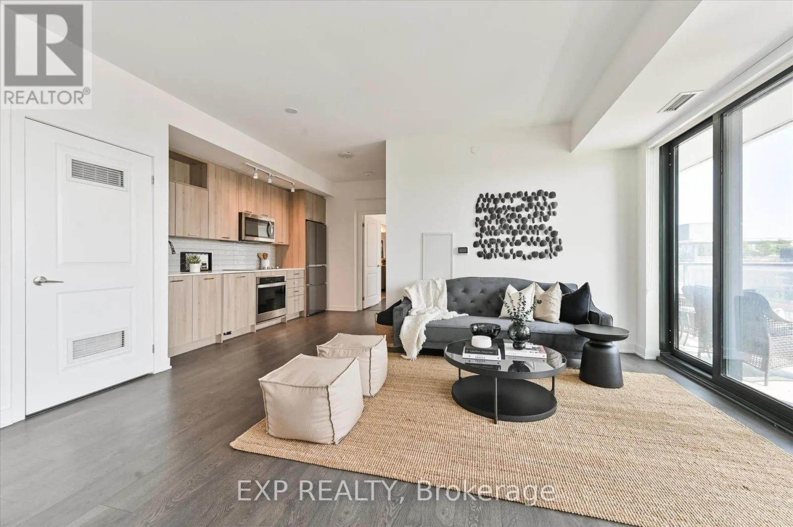 1006 - 120 EAGLE ROCK WAY