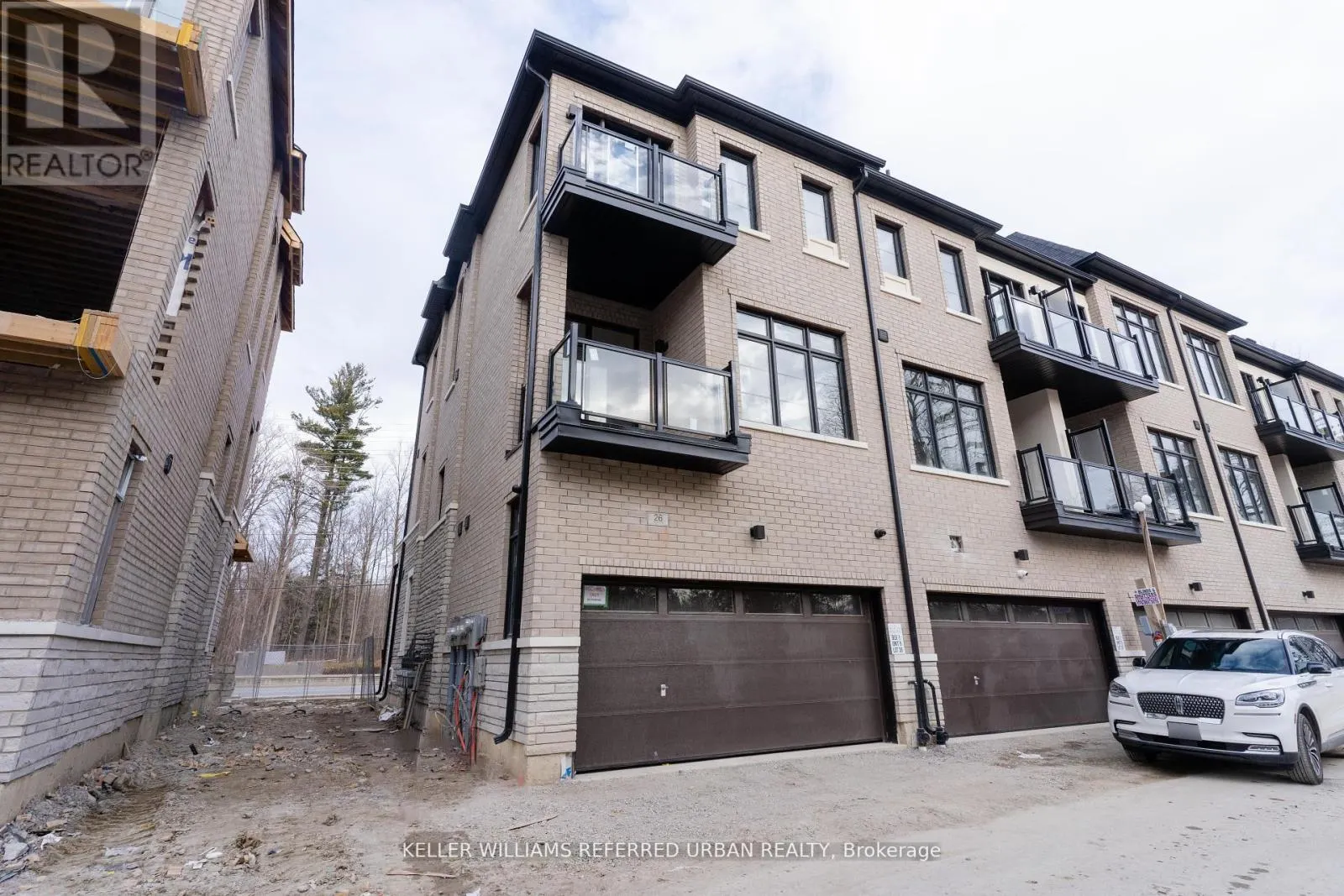 26 DE LA ROCHE DRIVE
