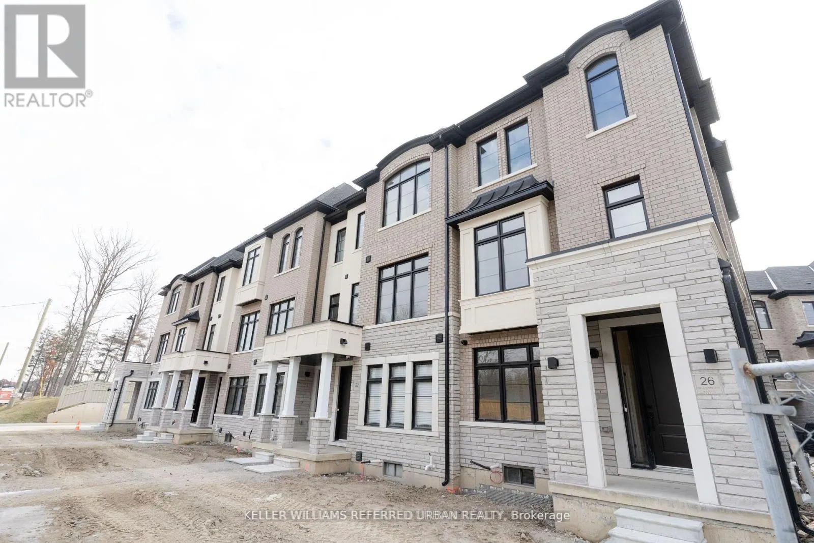 26 DE LA ROCHE DRIVE