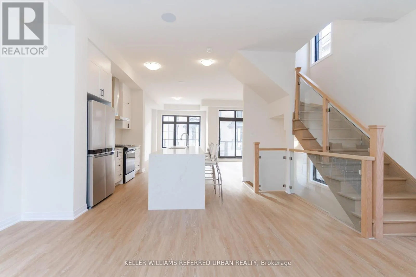 26 DE LA ROCHE DRIVE