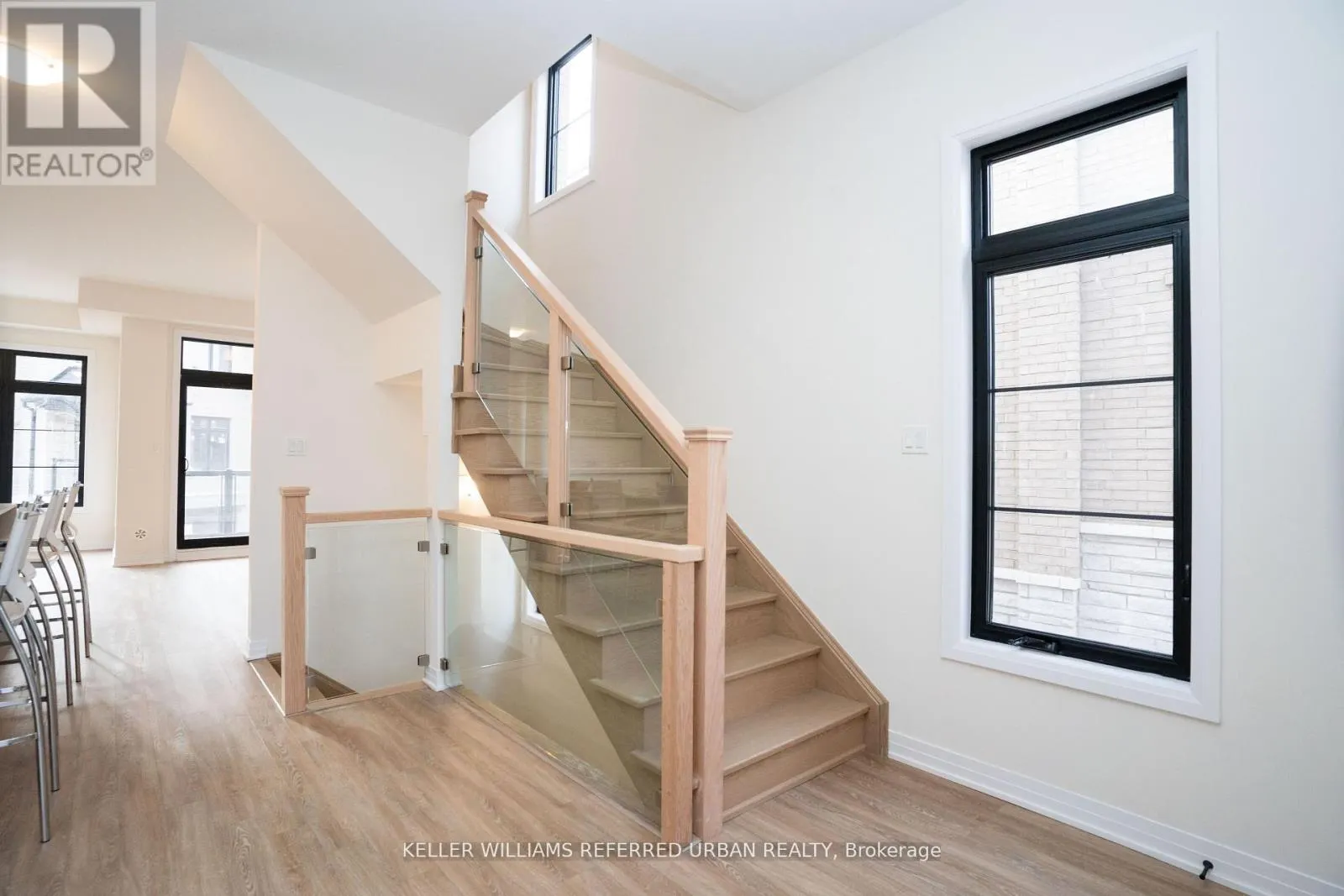 26 DE LA ROCHE DRIVE