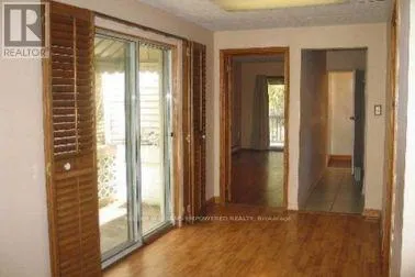 MAIN FLOOR - 89 CENTRE STREET E