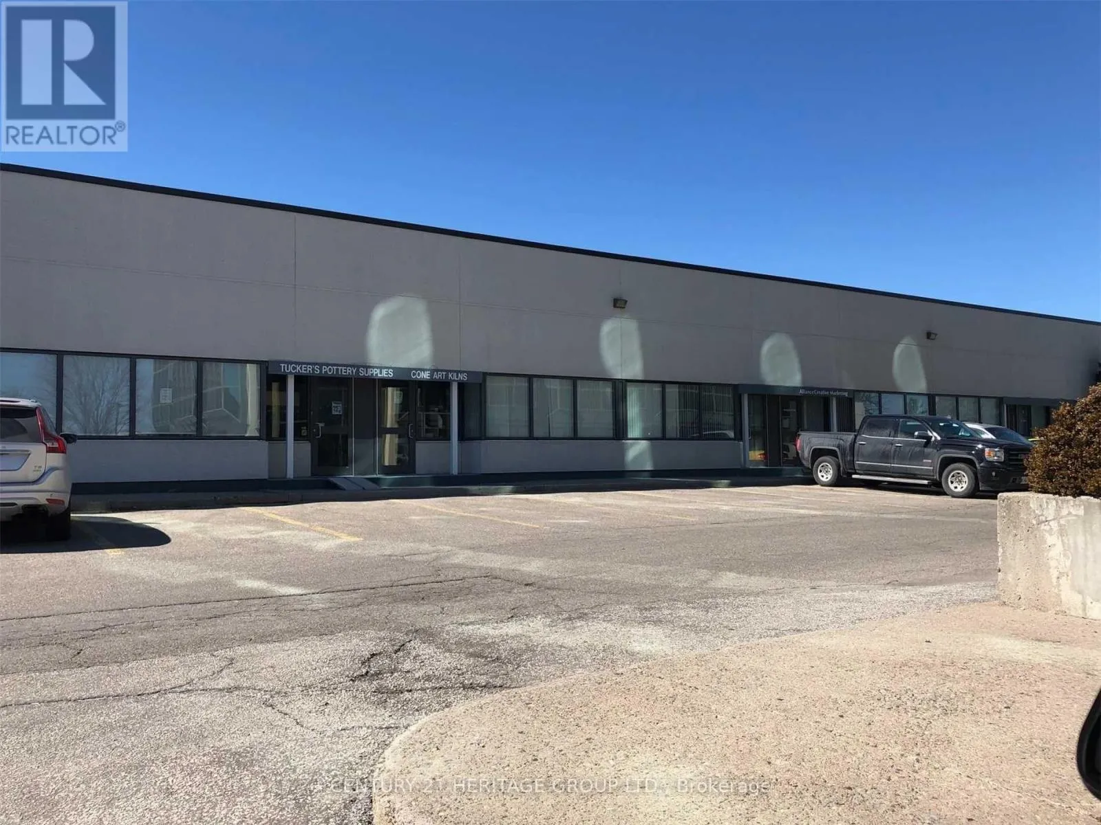2 - 15 WEST PEARCE STREET W