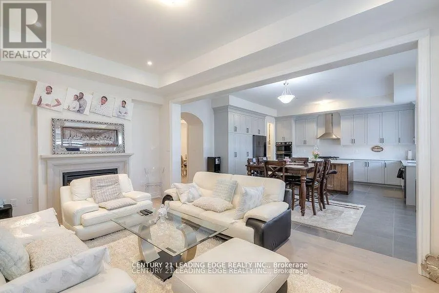 77 TERRAVISTA CRESCENT