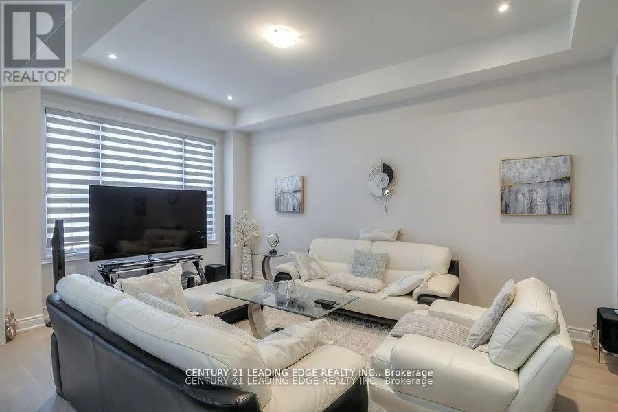 77 TERRAVISTA CRESCENT