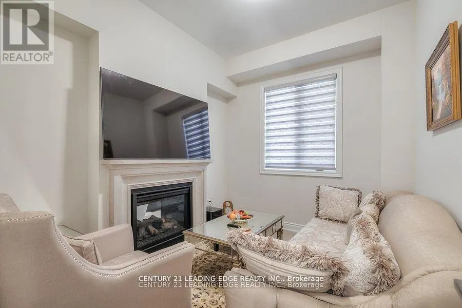 77 TERRAVISTA CRESCENT