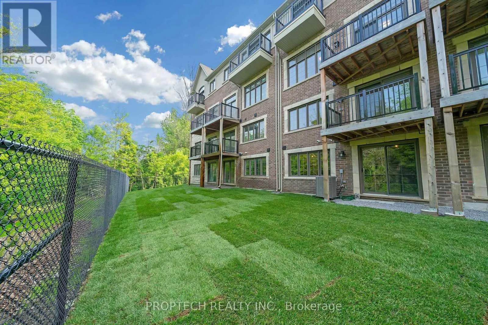 93 WEST VILLAGE LANE