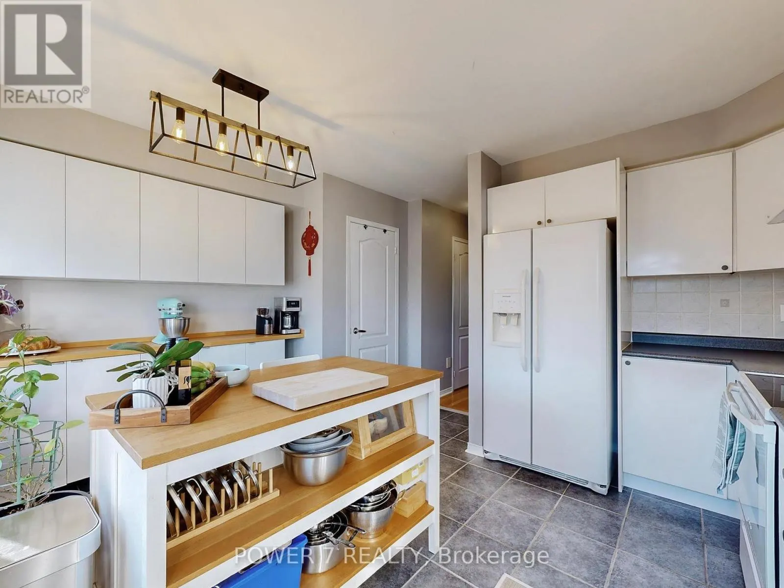 379 WHITE'S HILL AVENUE