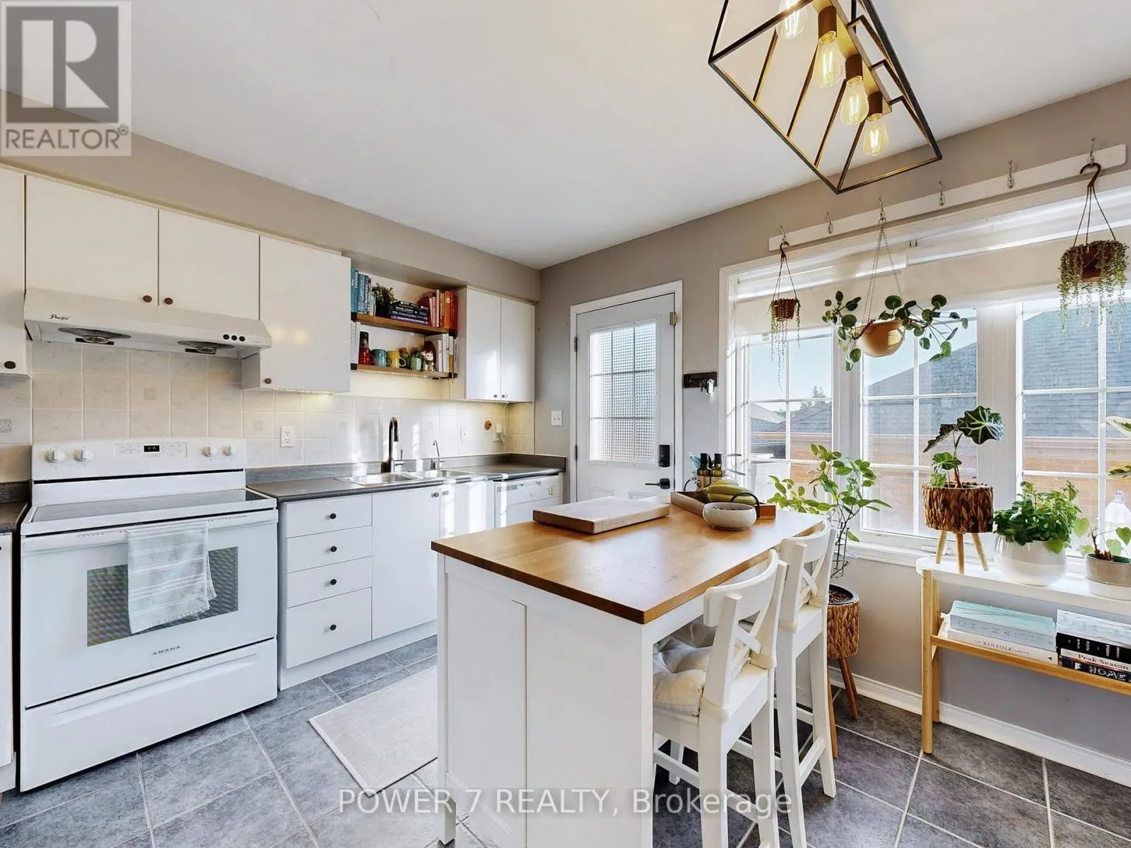 379 WHITE'S HILL AVENUE
