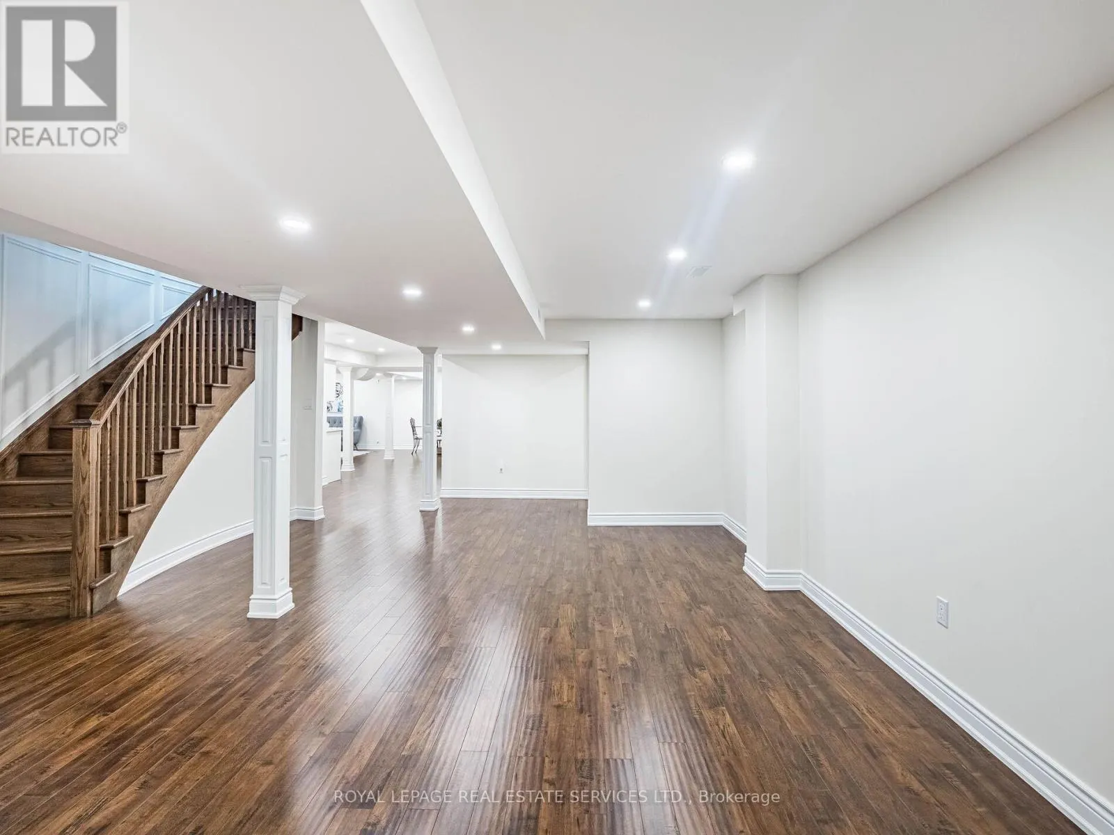 23 GRACE LAKE COURT