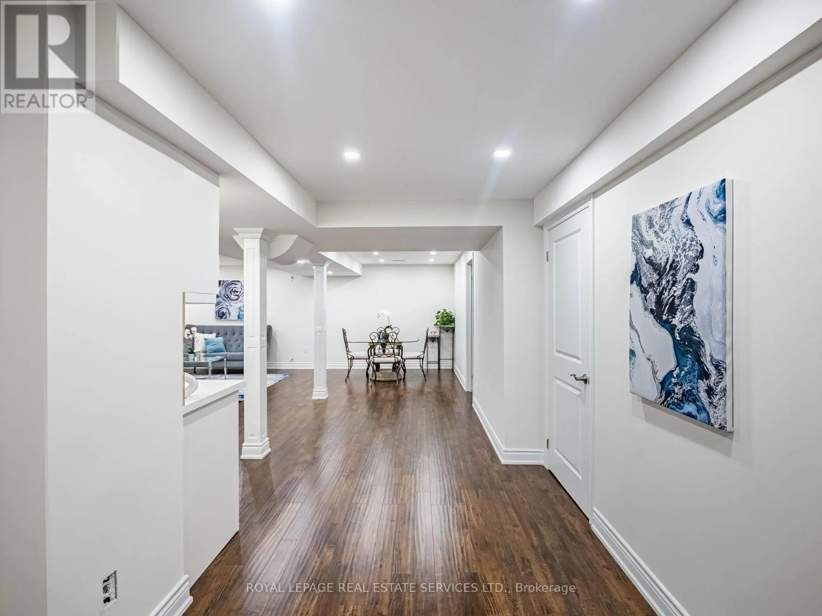 23 GRACE LAKE COURT