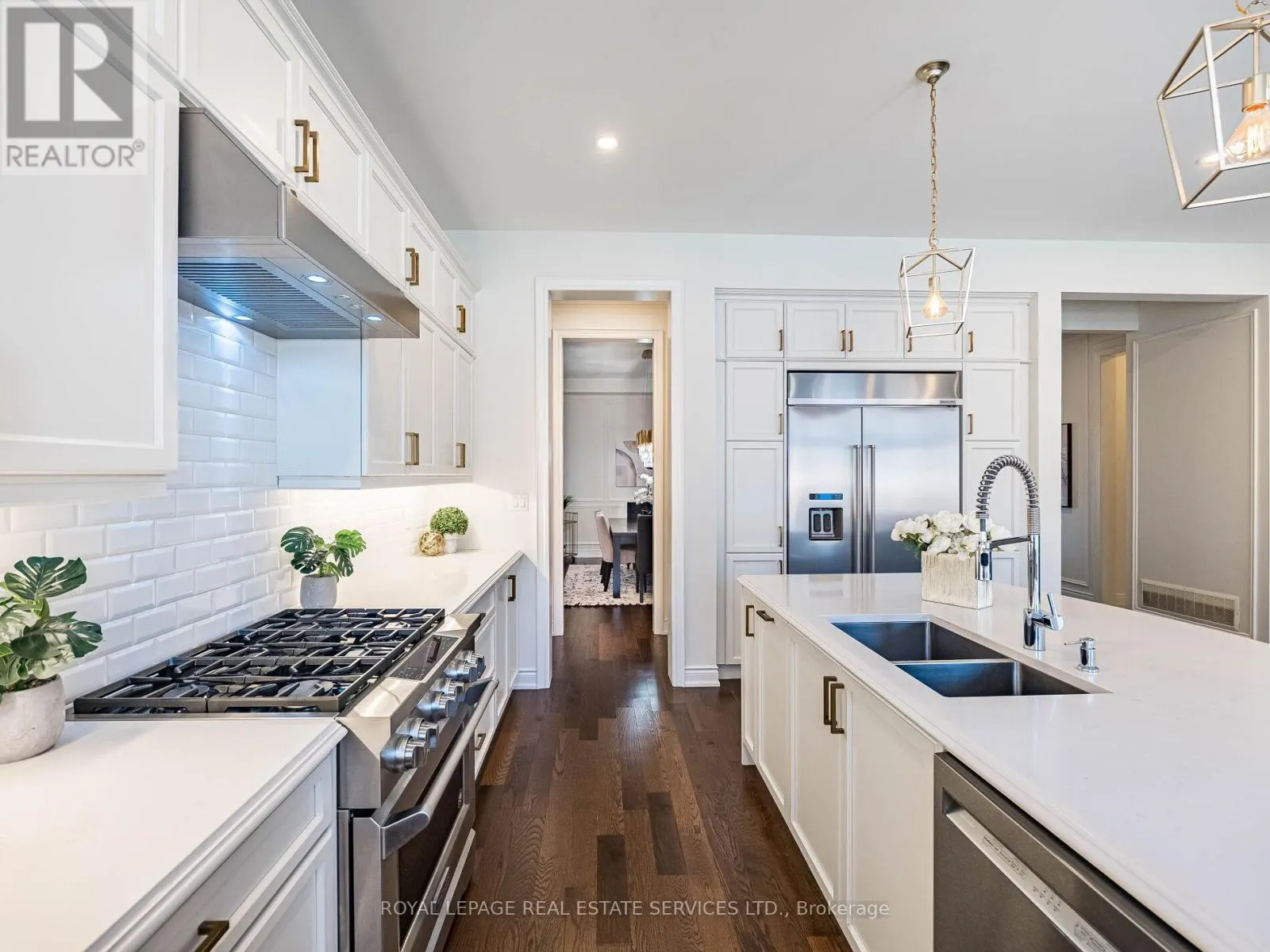 23 GRACE LAKE COURT