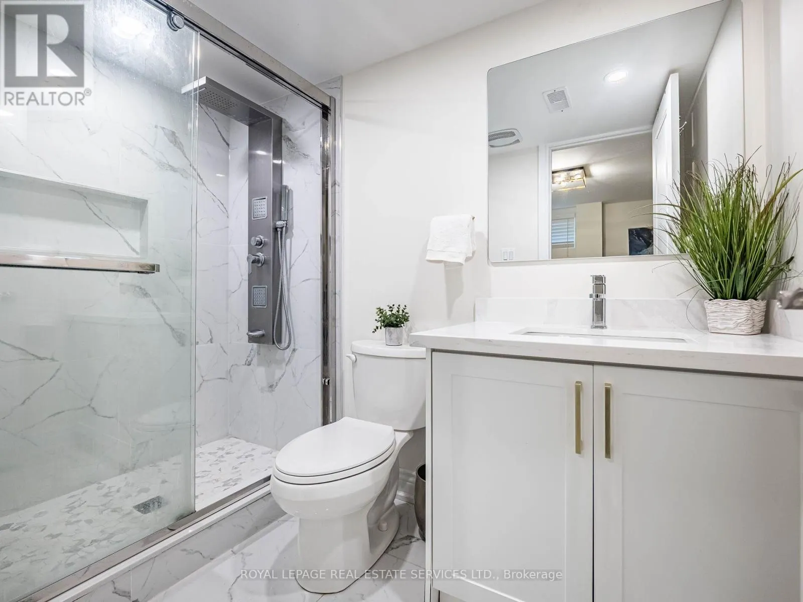 23 GRACE LAKE COURT