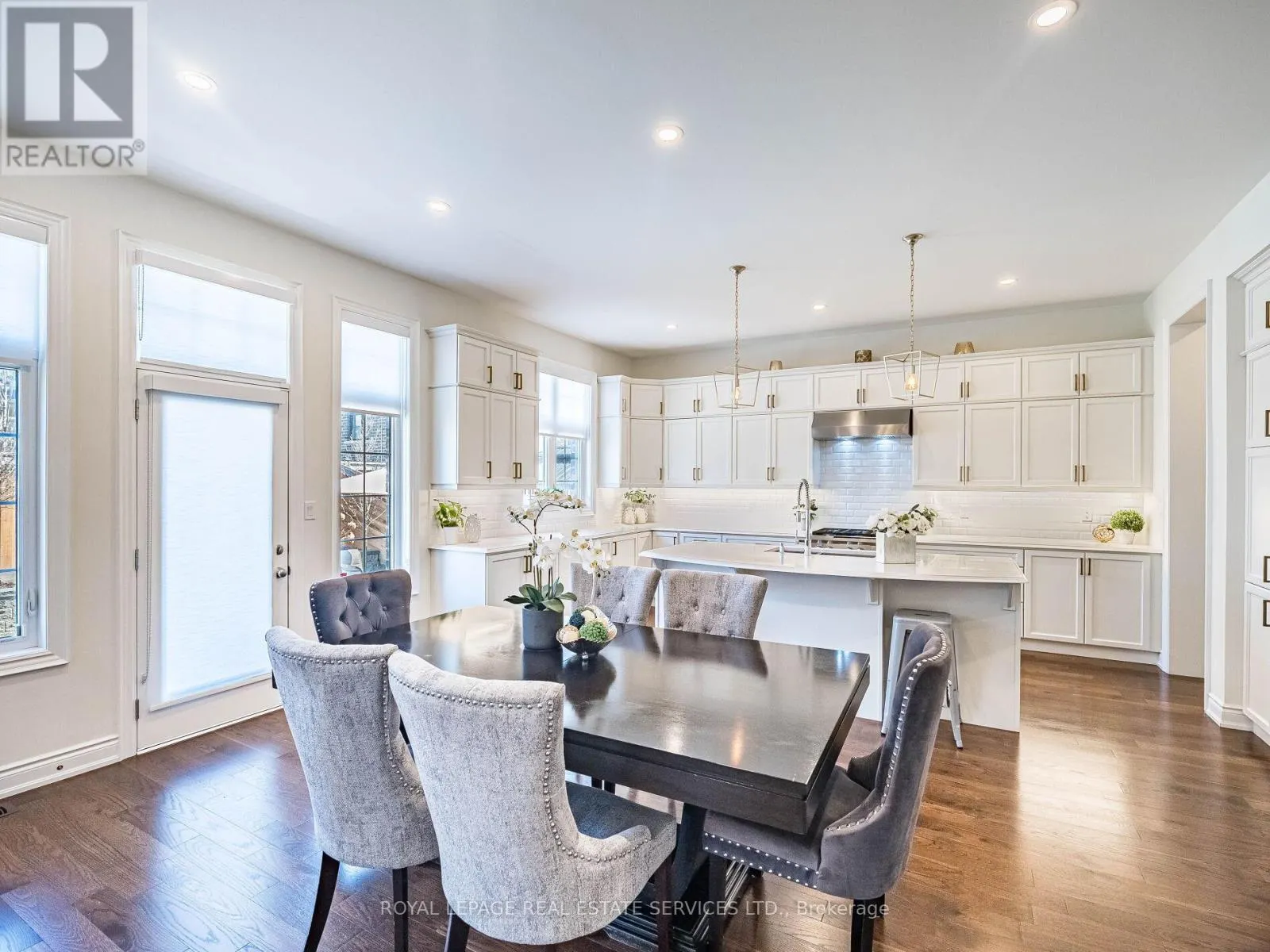 23 GRACE LAKE COURT