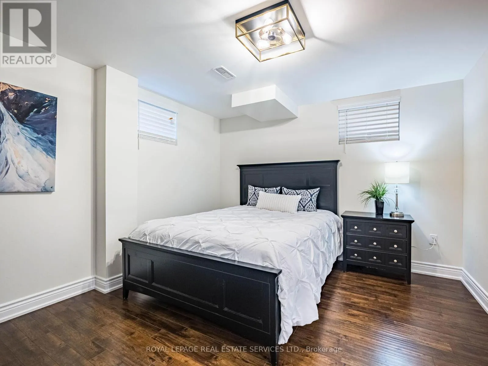 23 GRACE LAKE COURT