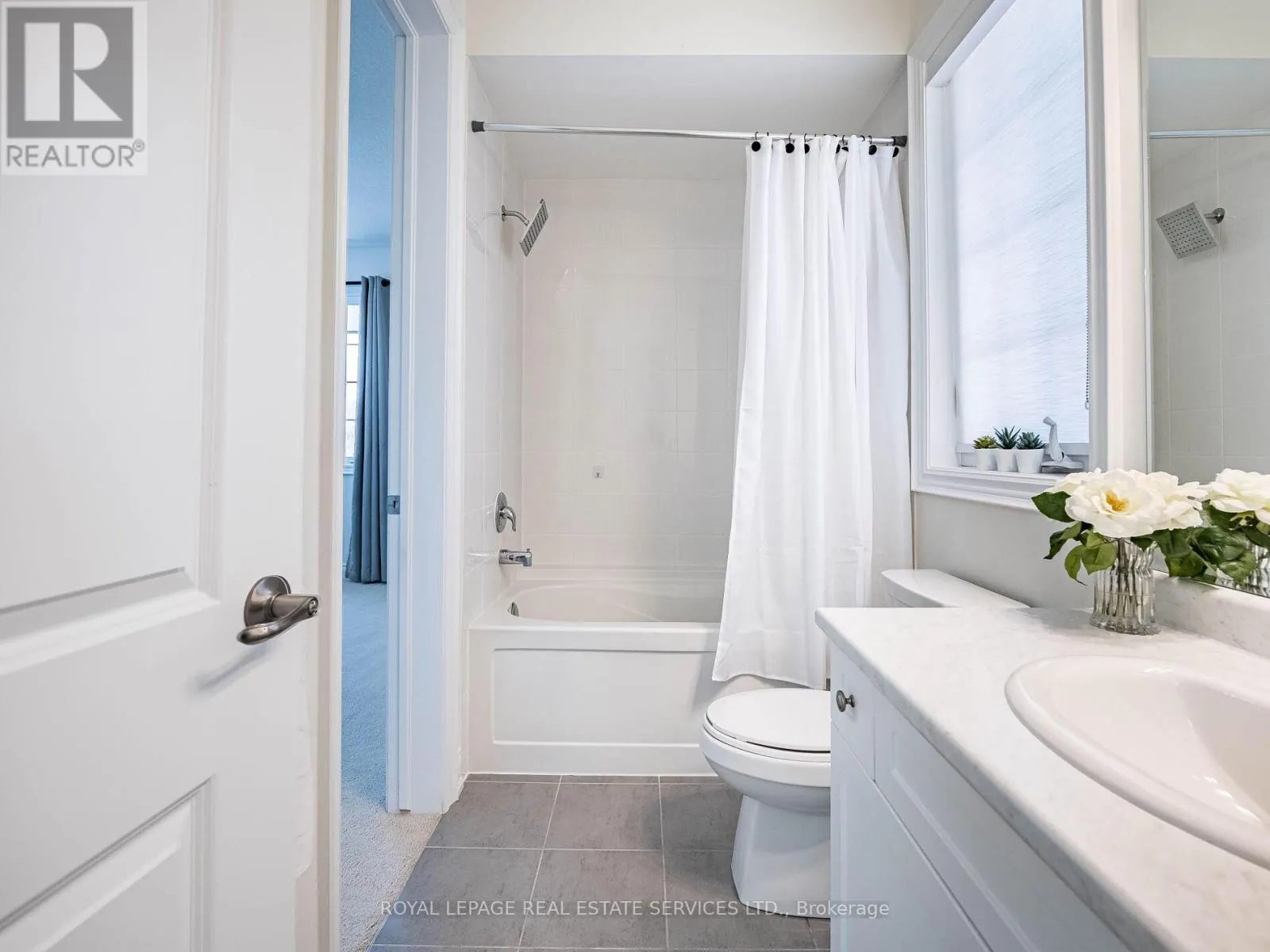 23 GRACE LAKE COURT