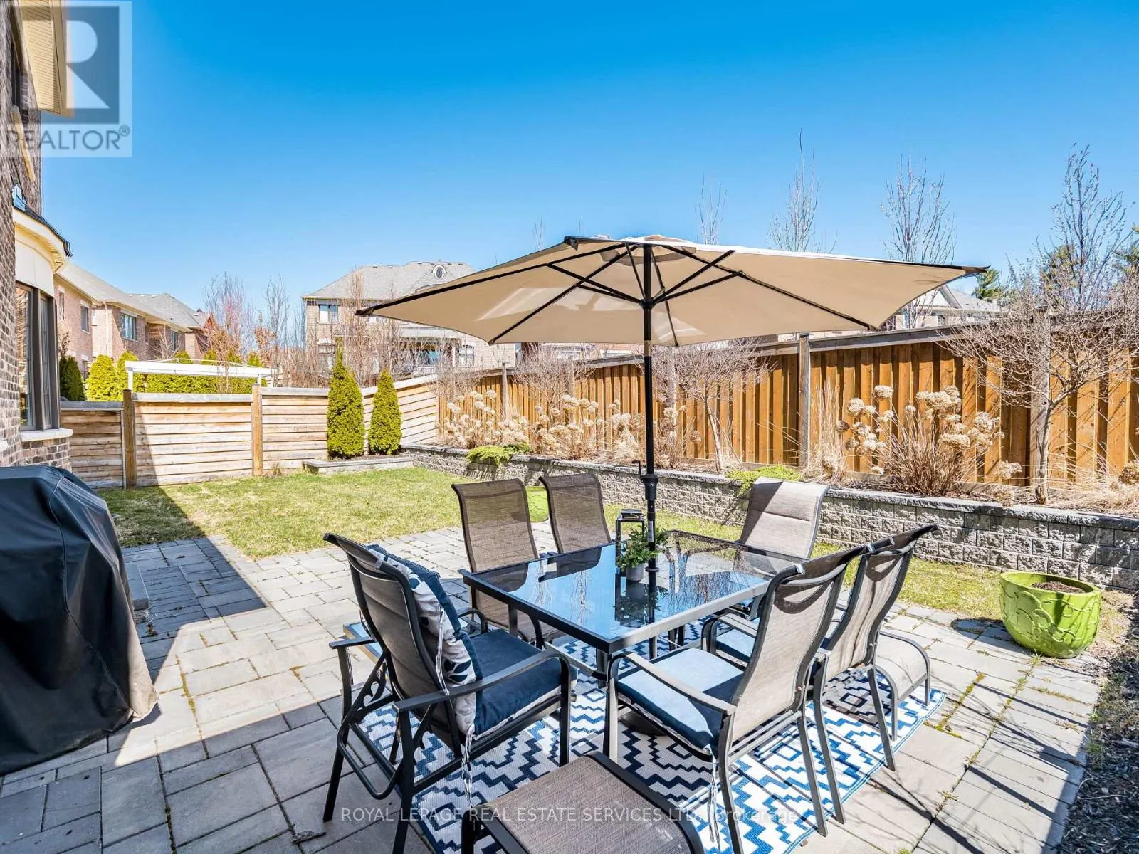23 GRACE LAKE COURT
