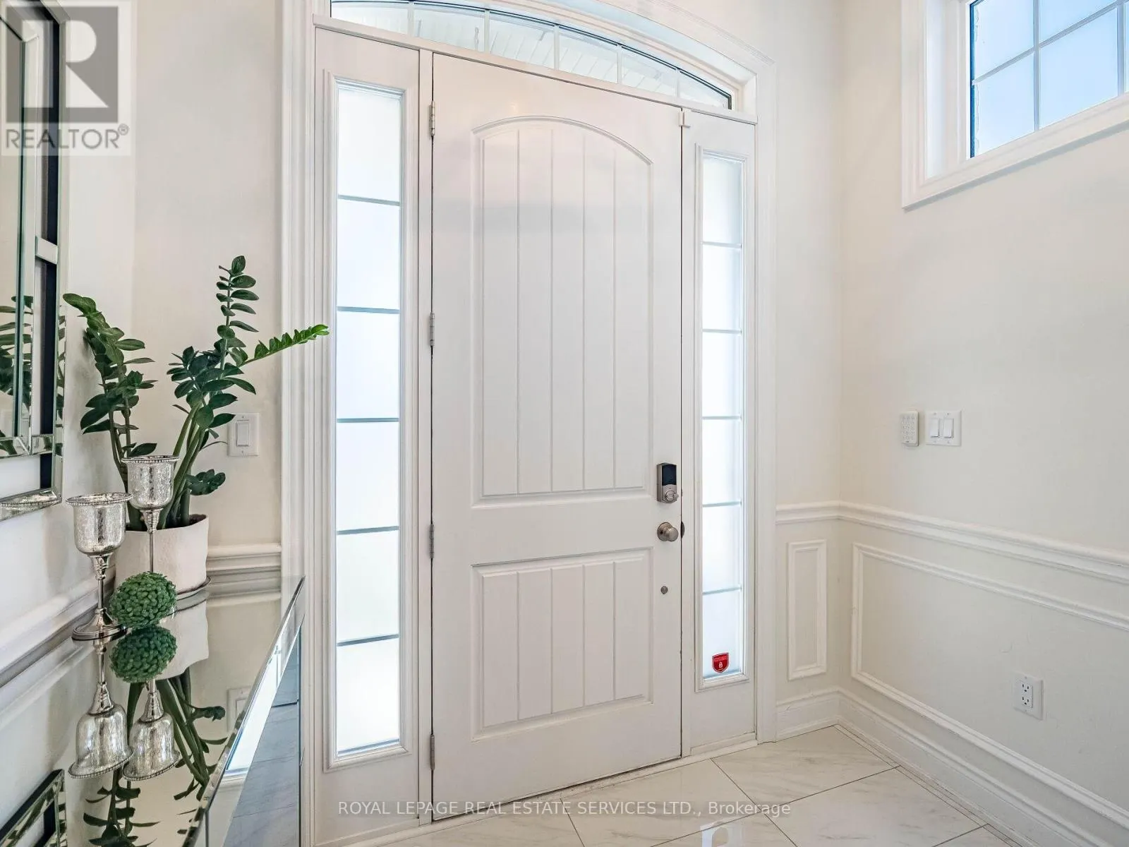 23 GRACE LAKE COURT