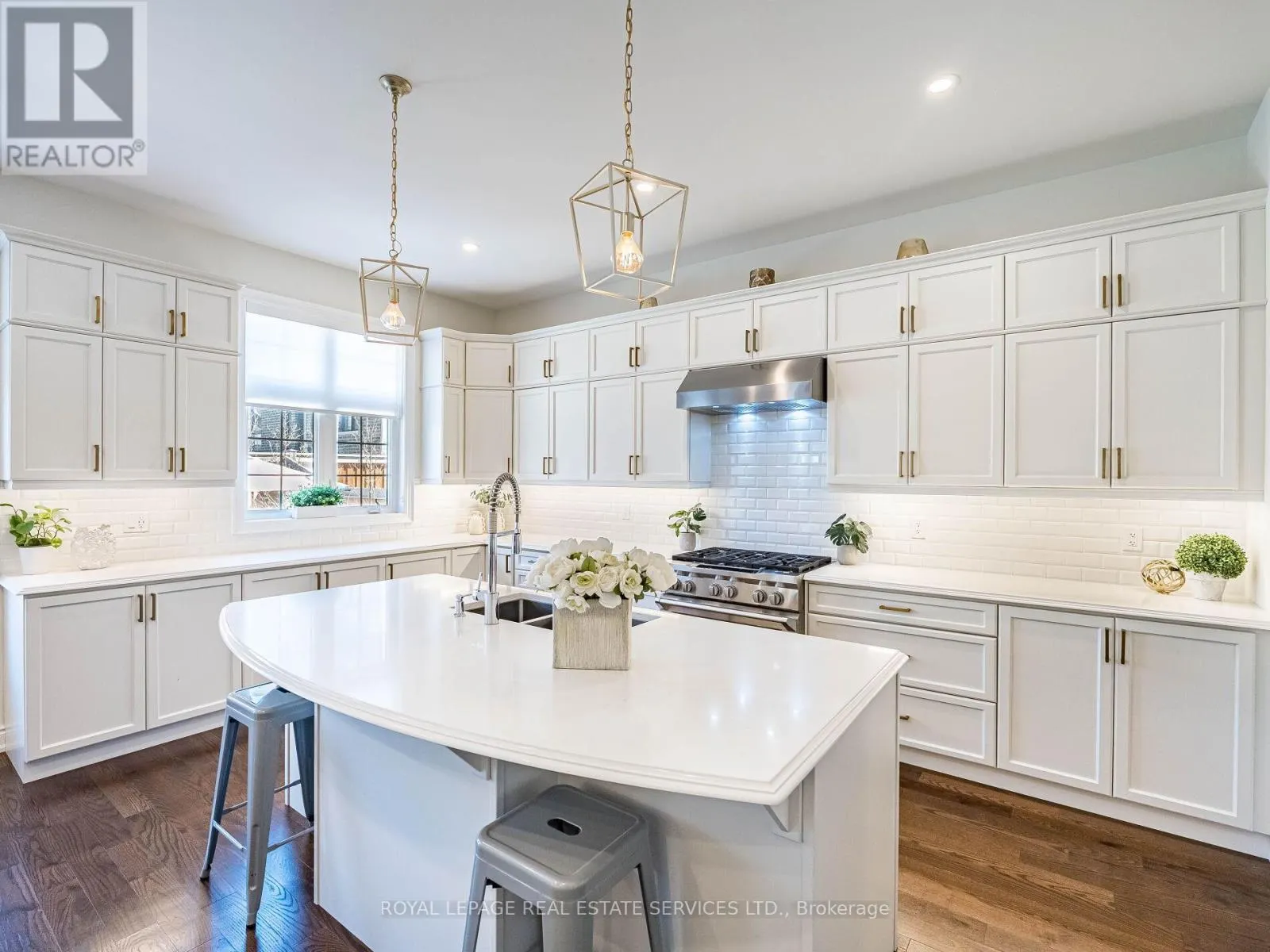 23 GRACE LAKE COURT