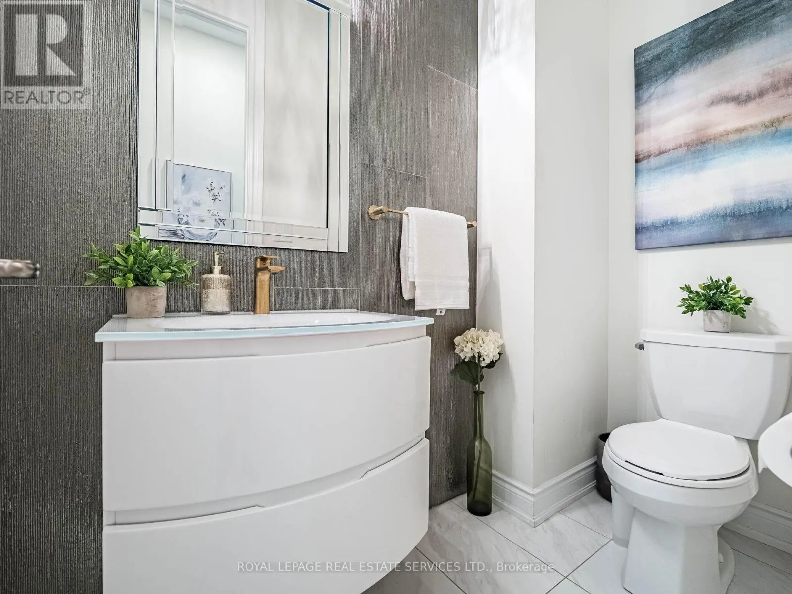 23 GRACE LAKE COURT