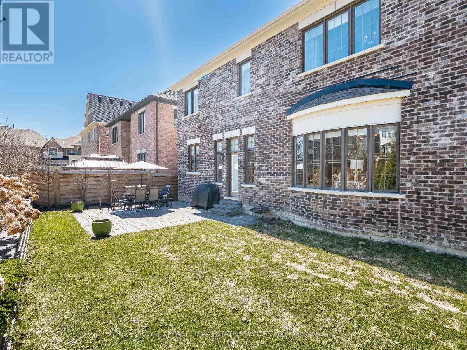 23 GRACE LAKE COURT