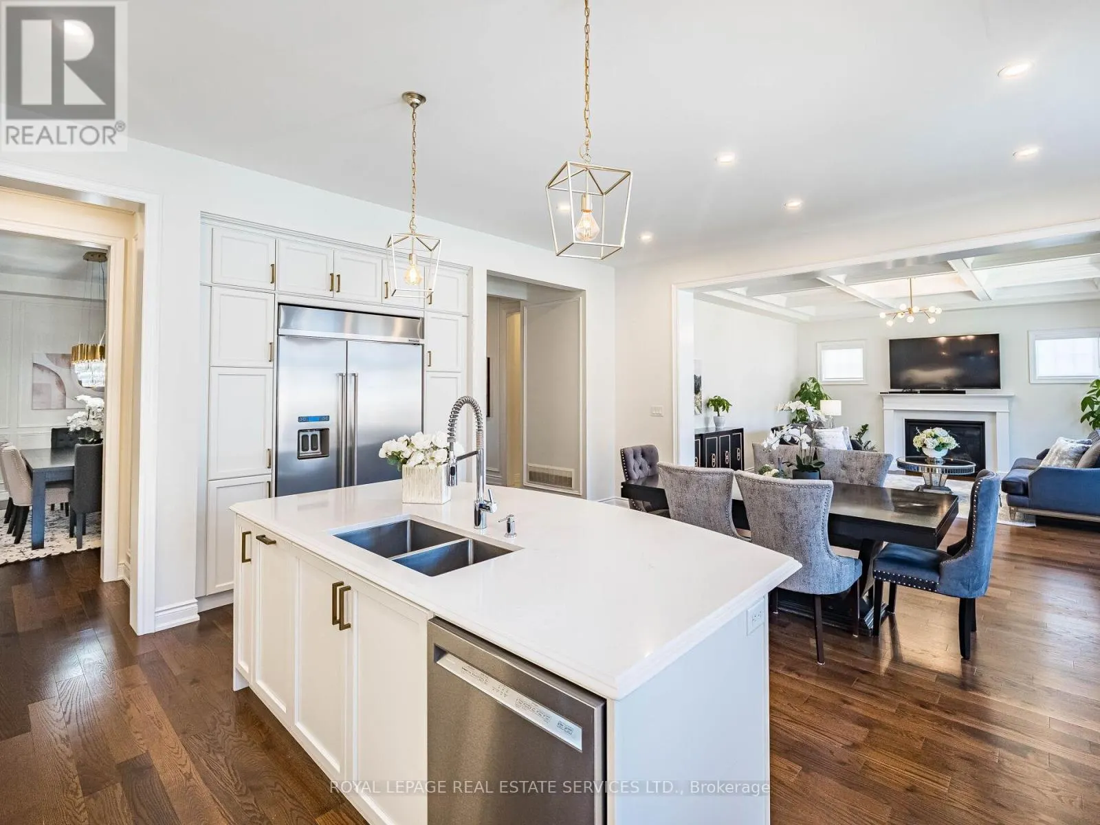 23 GRACE LAKE COURT
