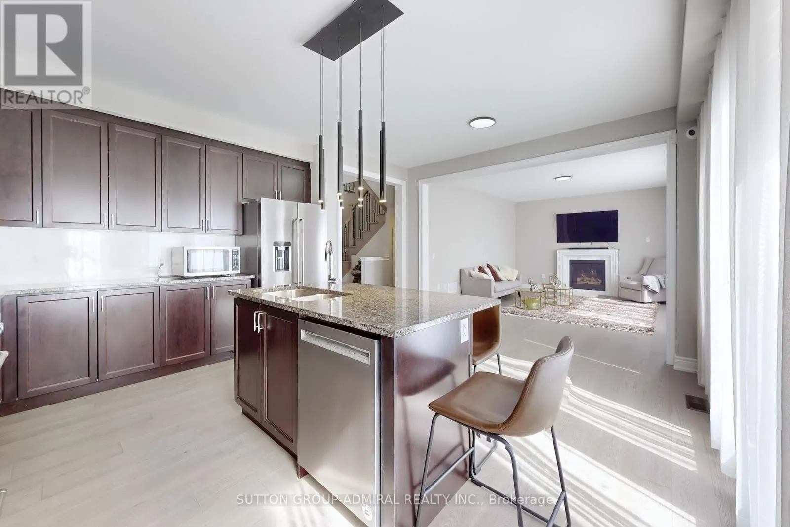 99 KINGKNOLL CRESCENT
