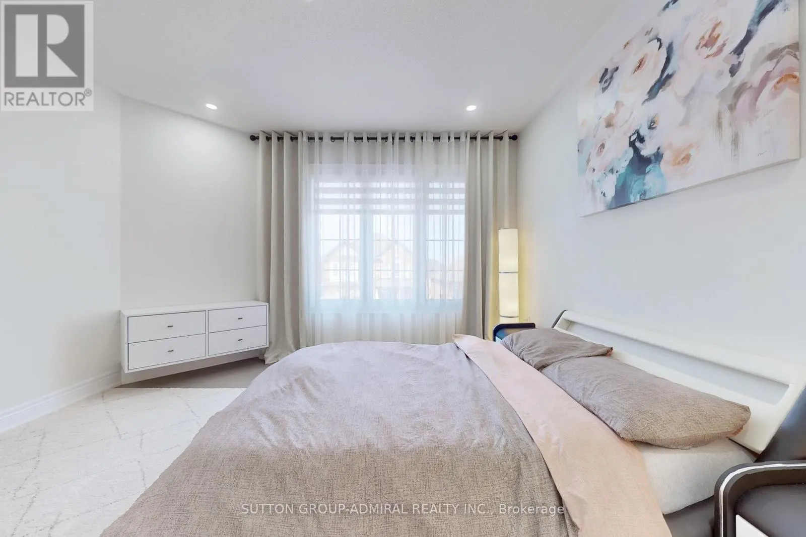 99 KINGKNOLL CRESCENT