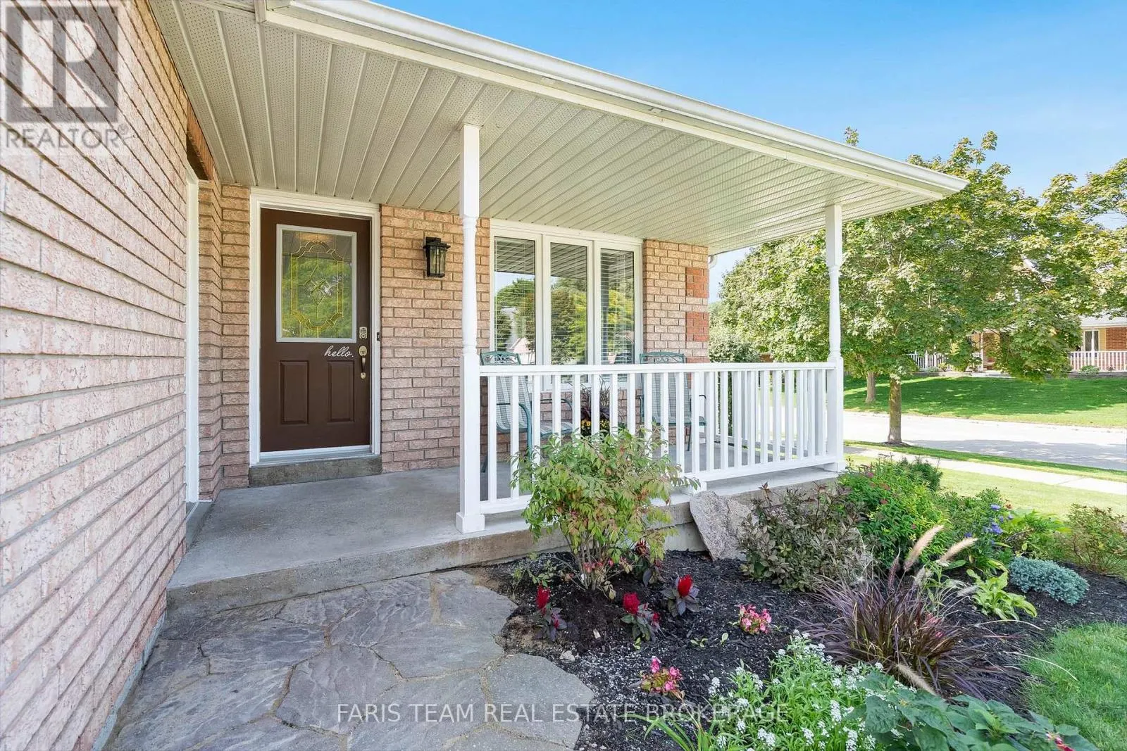 2 FOREST EDGE CRESCENT