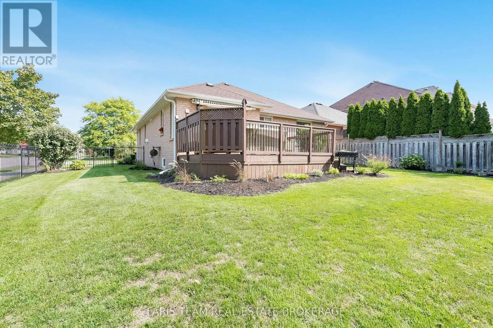 2 FOREST EDGE CRESCENT