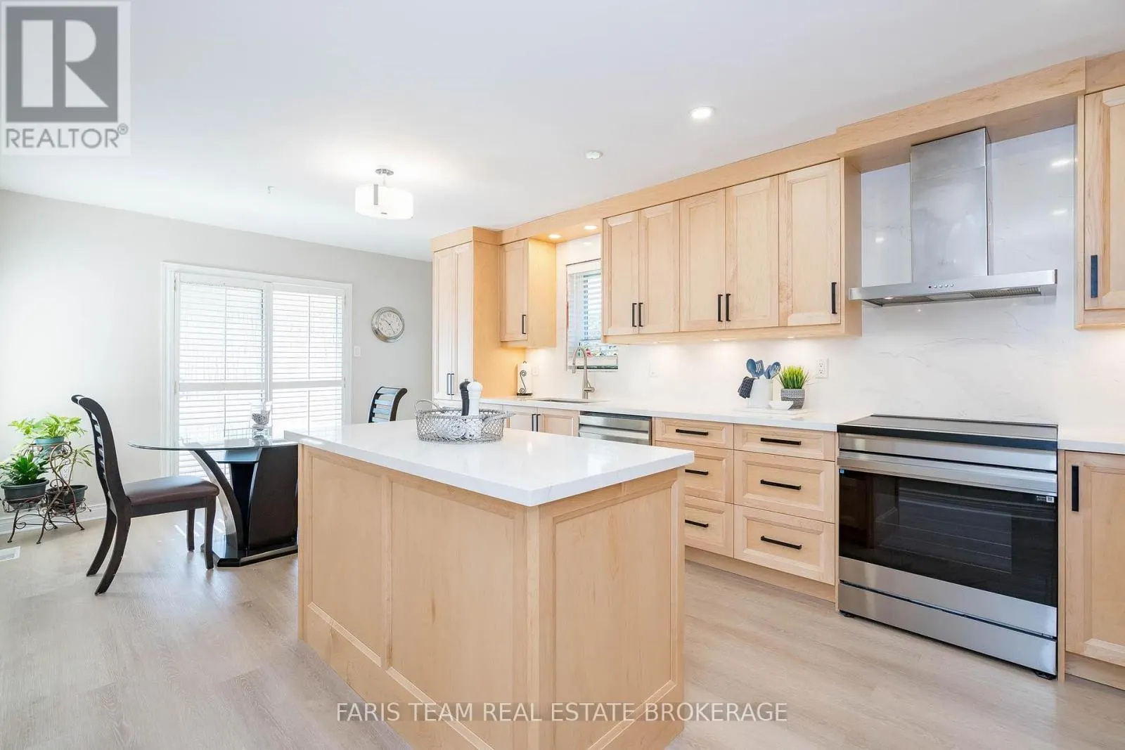 2 FOREST EDGE CRESCENT