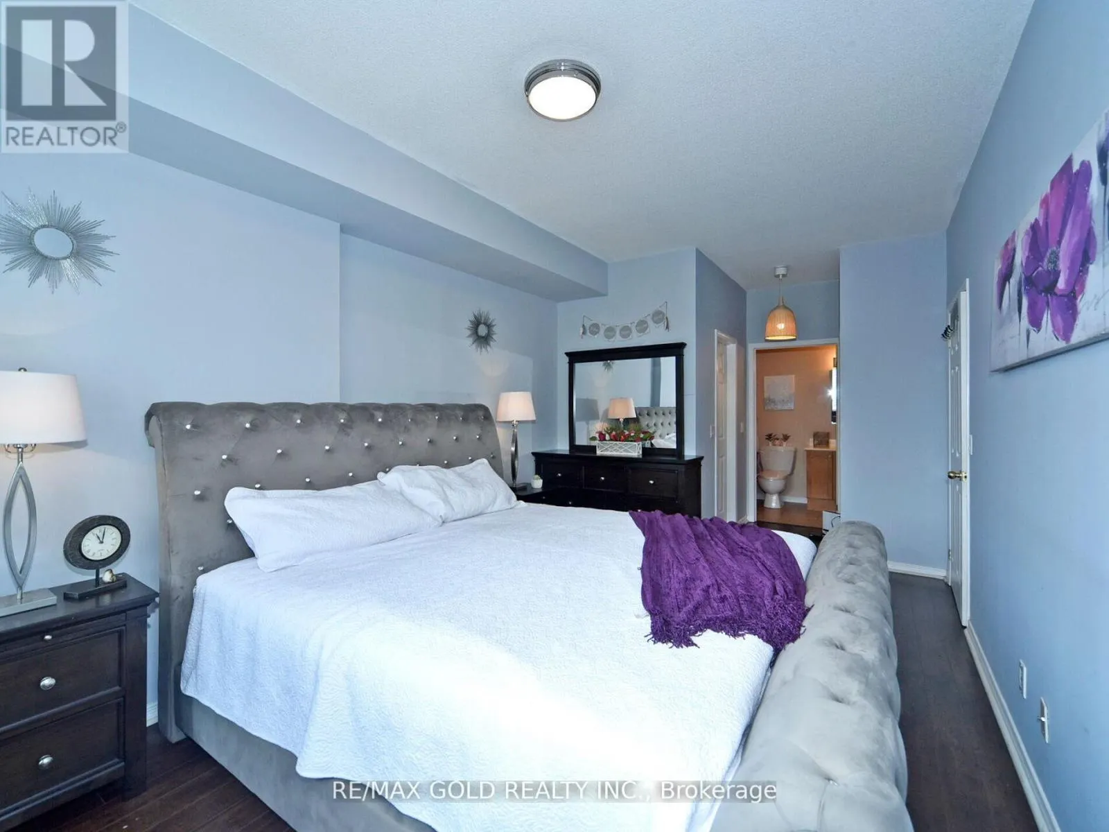 404 - 2 MAISON PARC COURT N