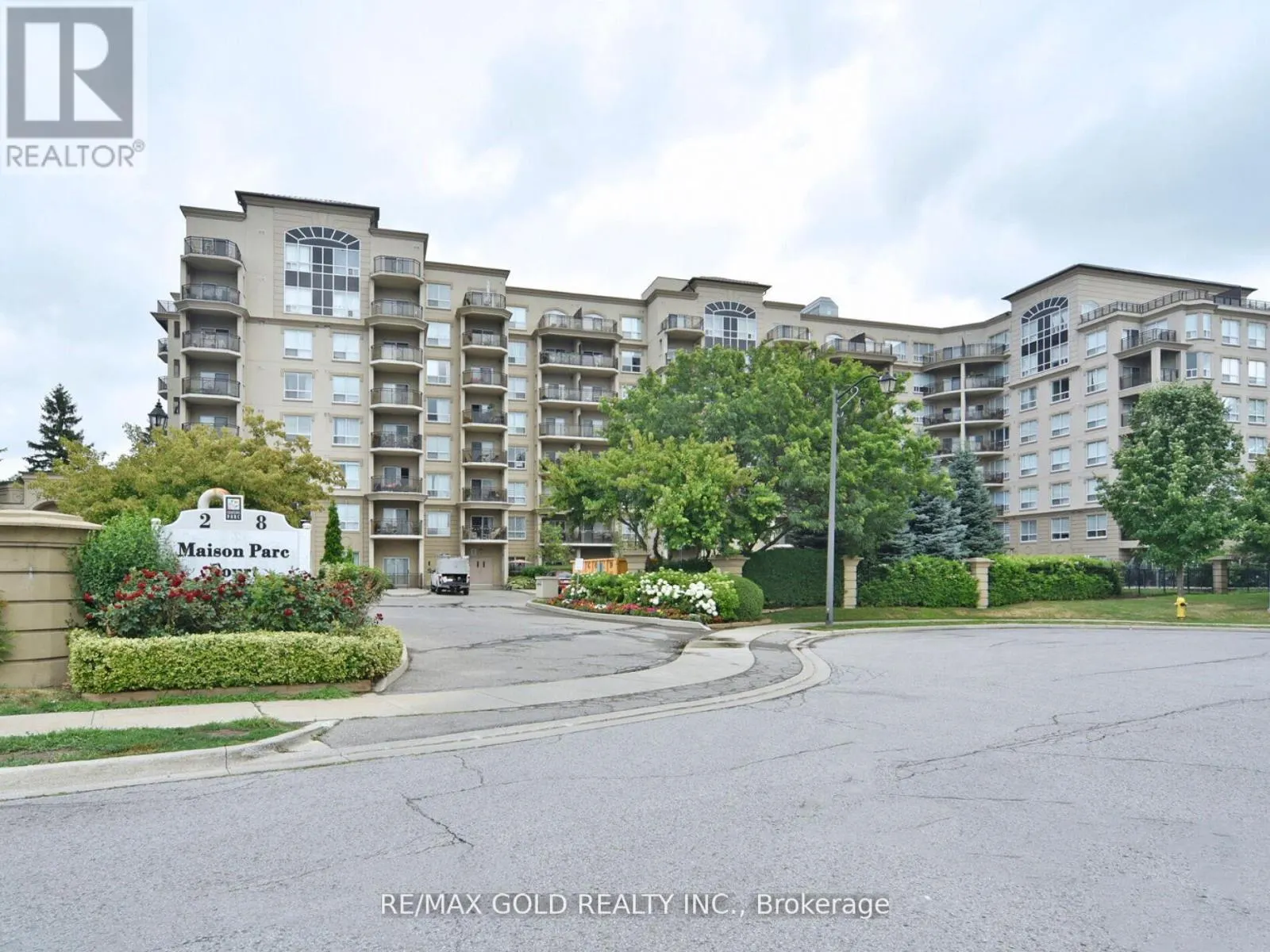404 - 2 MAISON PARC COURT N