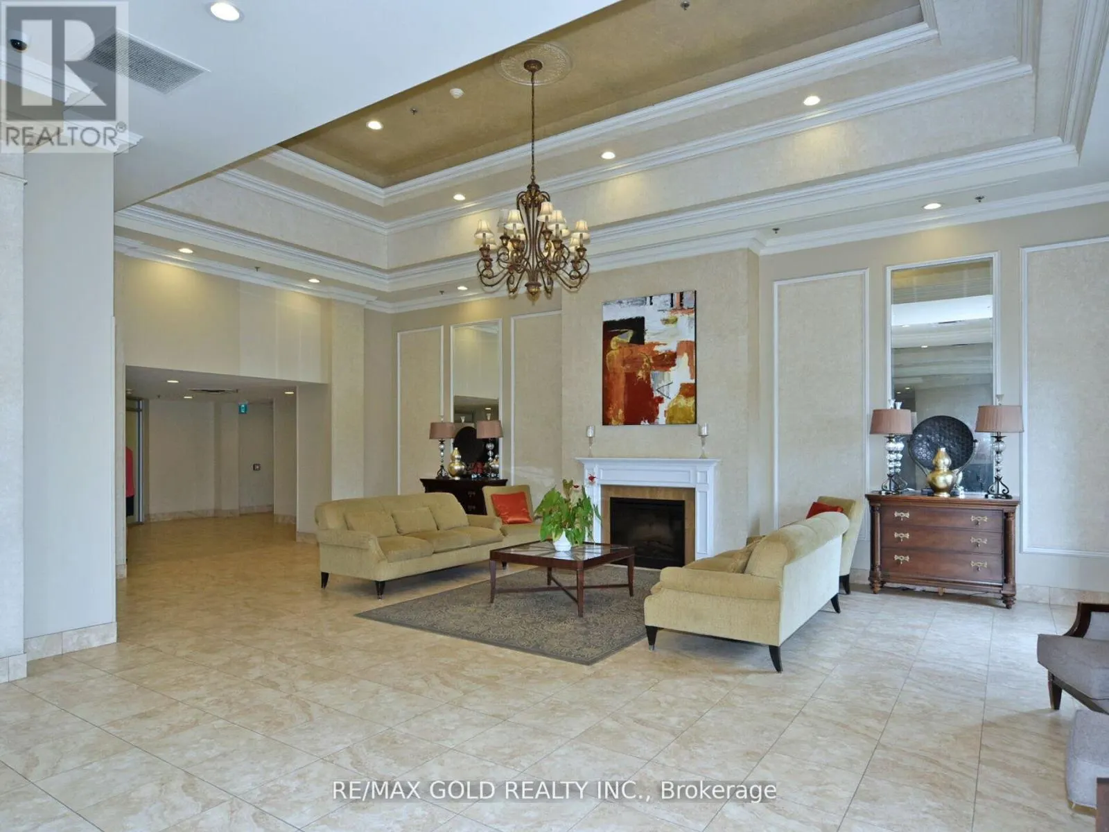 404 - 2 MAISON PARC COURT N