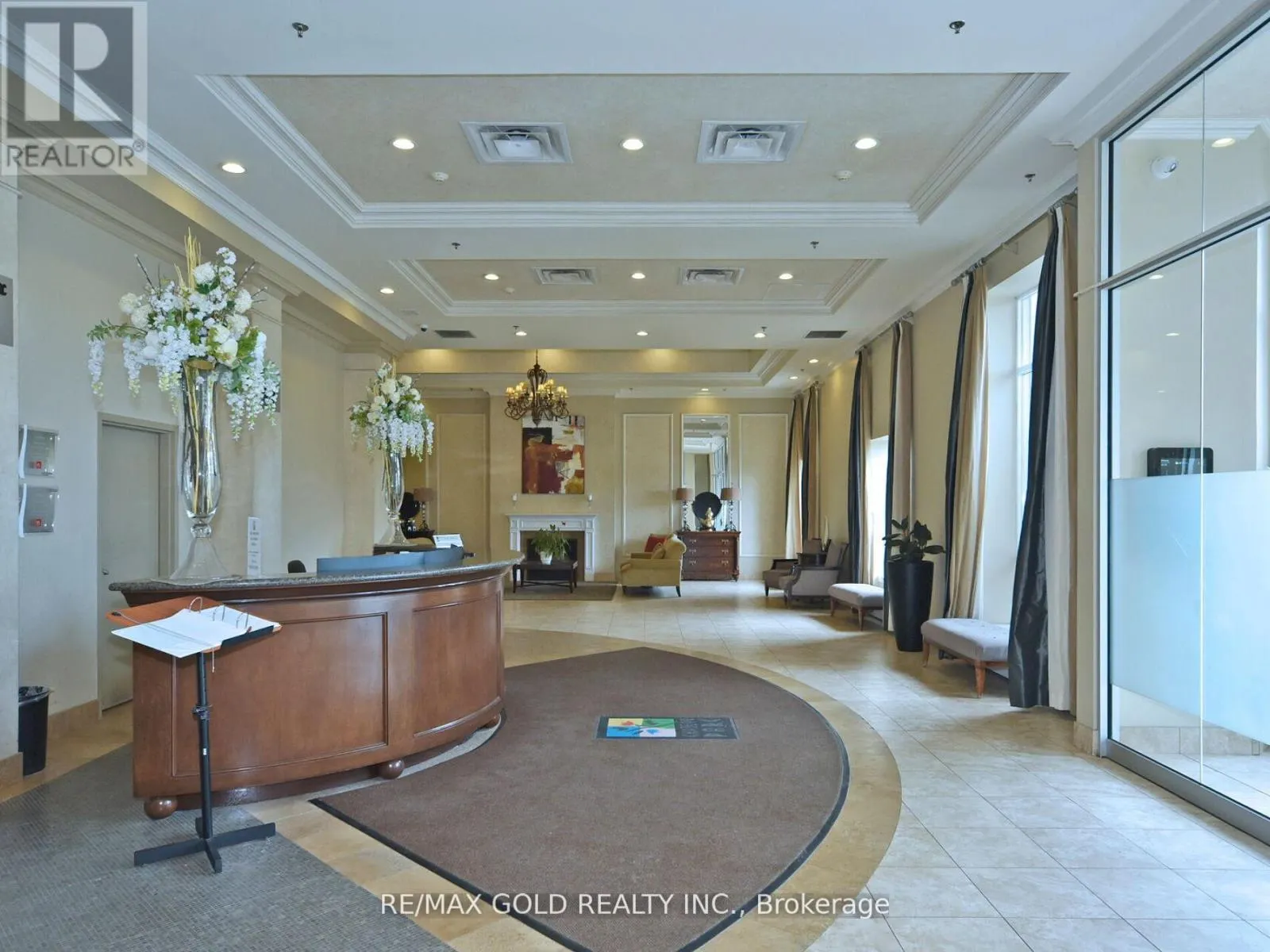 404 - 2 MAISON PARC COURT N
