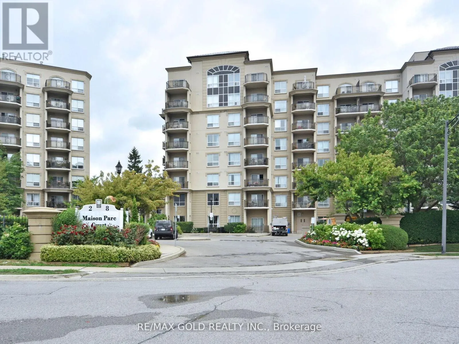 404 - 2 MAISON PARC COURT N