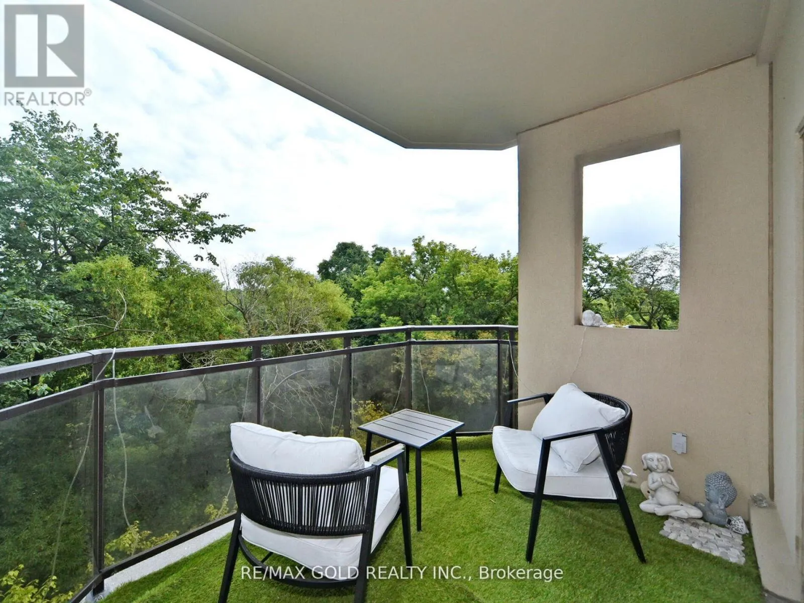 404 - 2 MAISON PARC COURT N