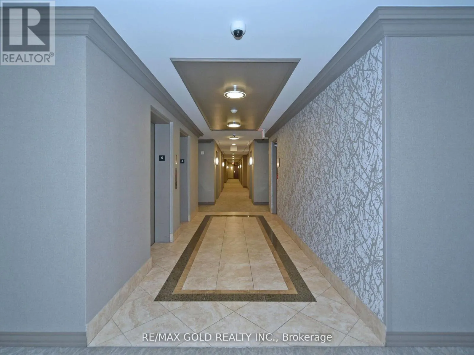 404 - 2 MAISON PARC COURT N