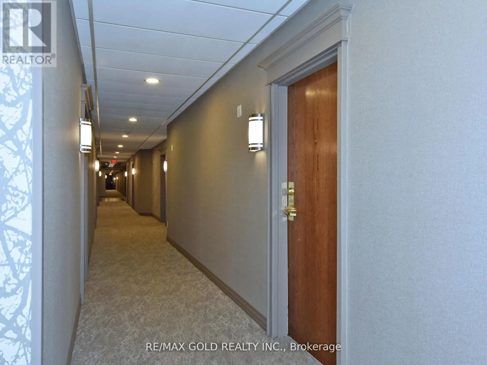 404 - 2 MAISON PARC COURT N