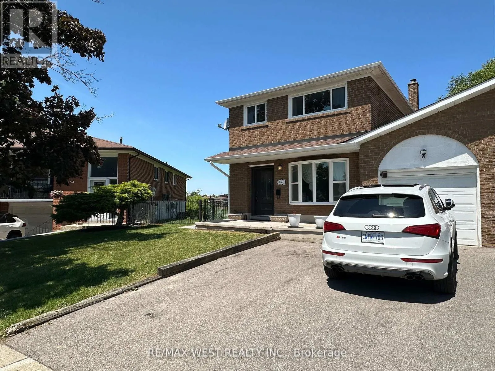 UPPER - 152 RAINBOW DRIVE