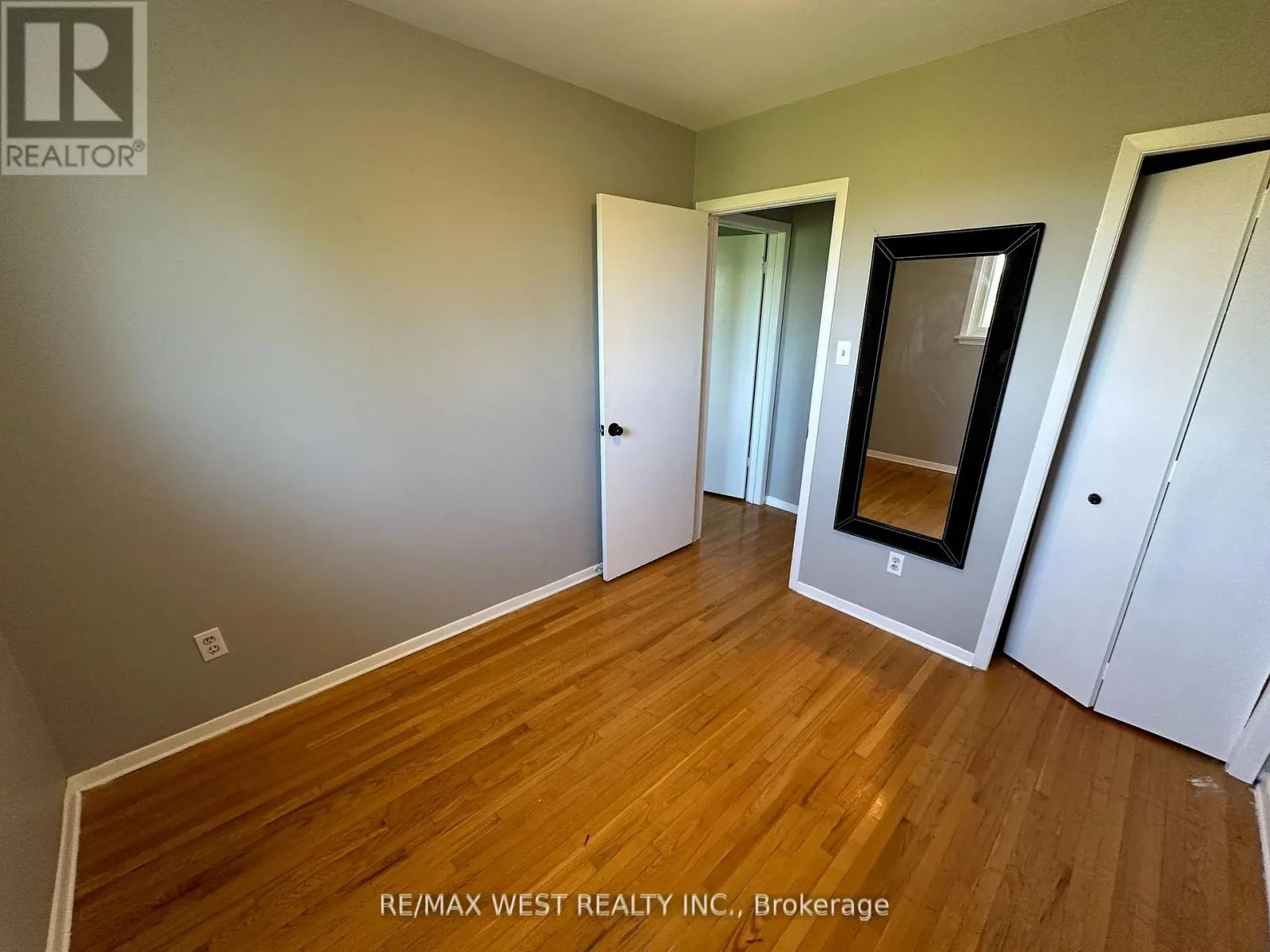 UPPER - 152 RAINBOW DRIVE