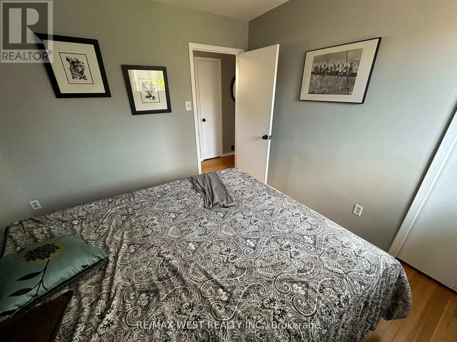 UPPER - 152 RAINBOW DRIVE